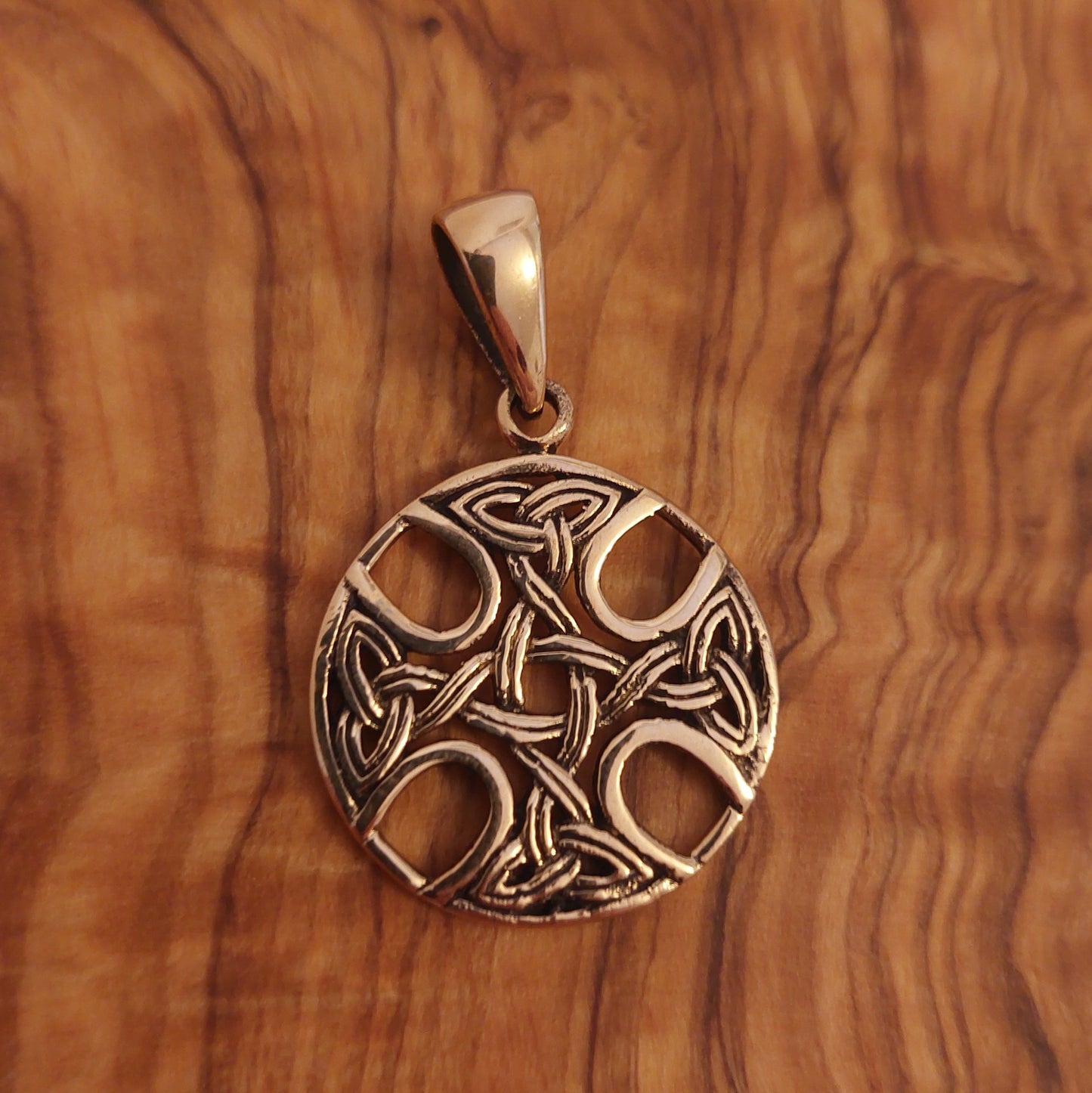 Keltenkreuz aus Silber oder Bronze