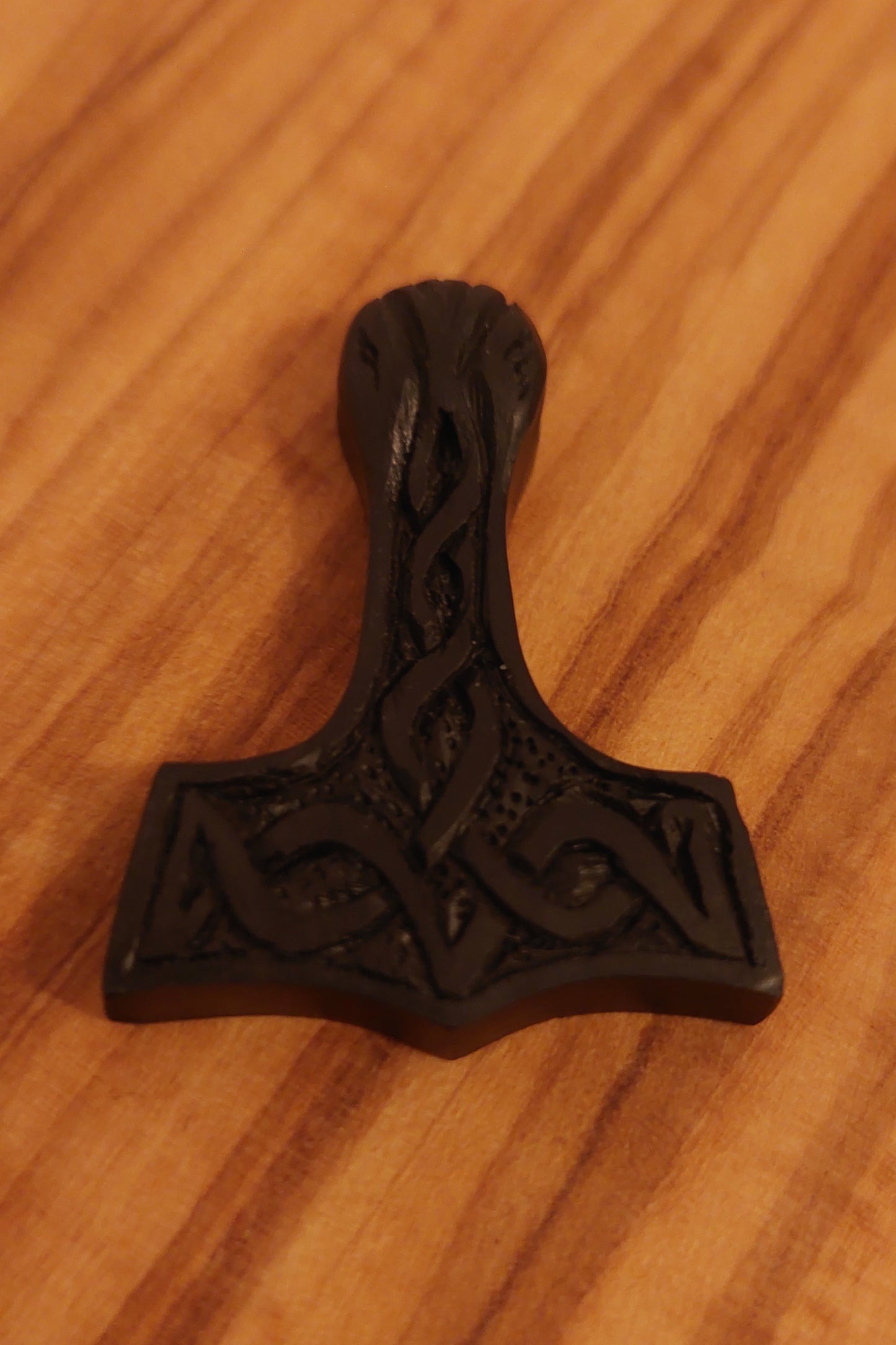 Schwarzer Thorshammer aus Ebenholz