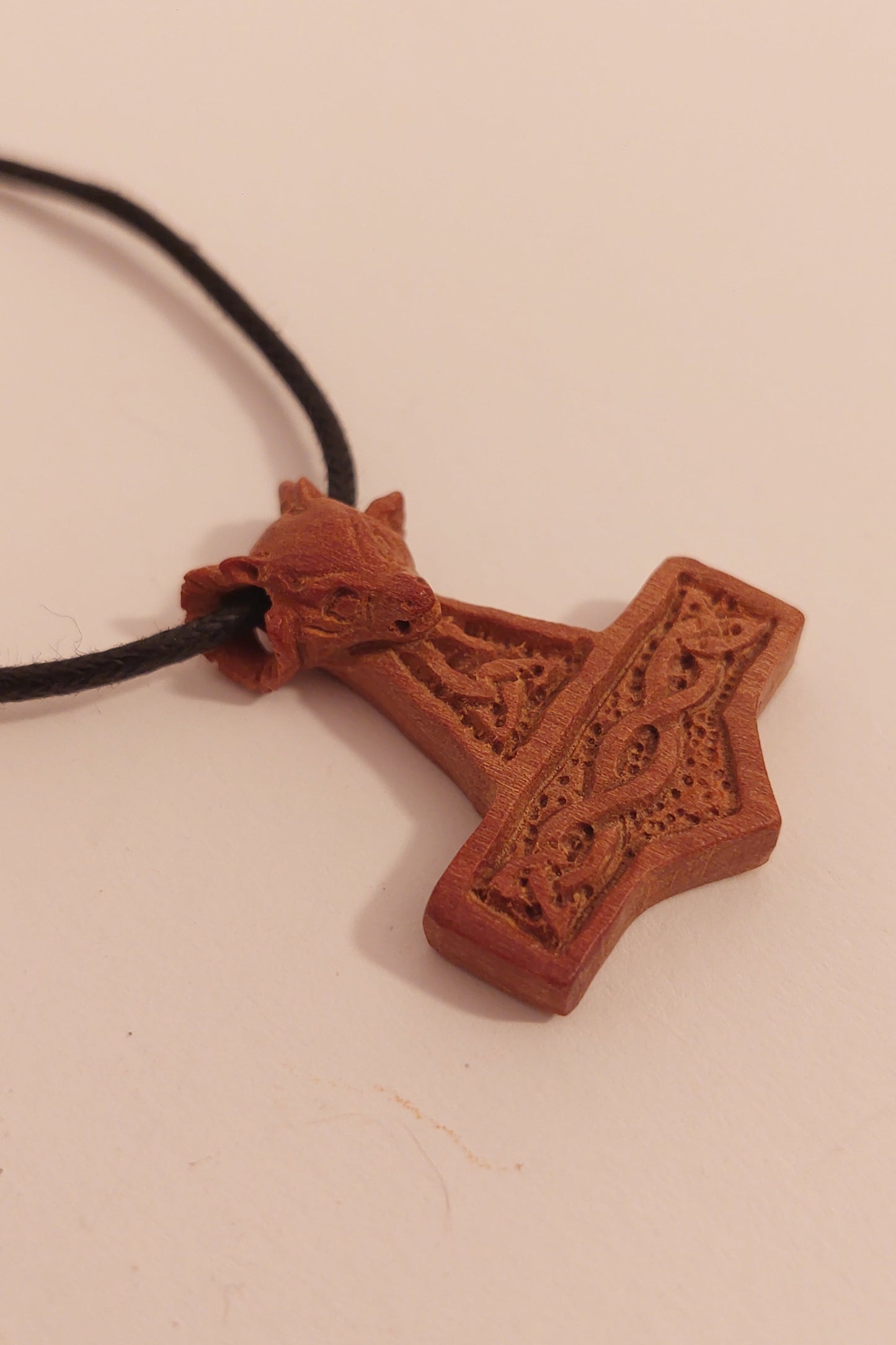 Mjölnir Thorshammer mit Widderkopf RAM aus Holz