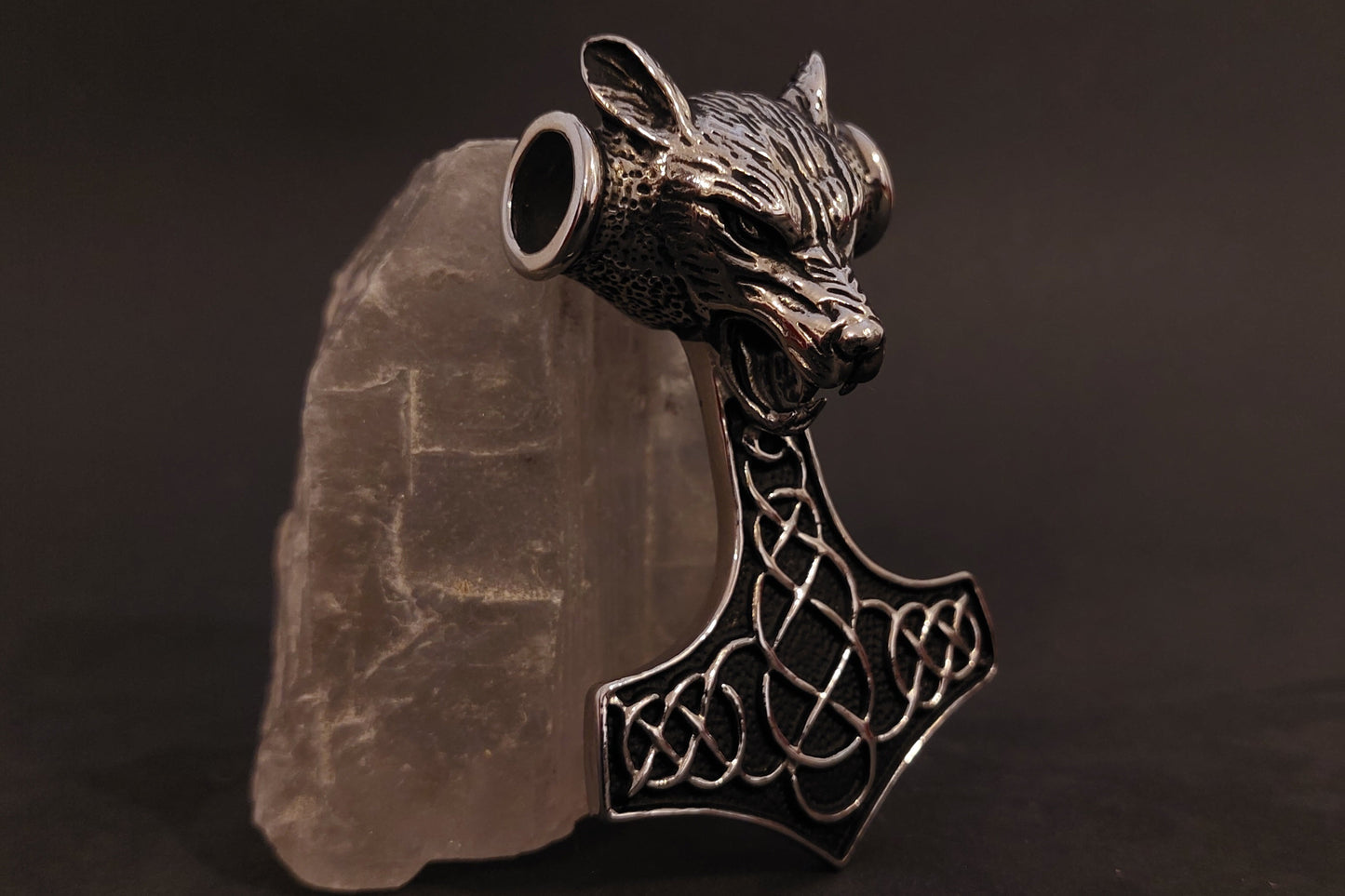 Massiver Thorshammer mit Wolfskopf