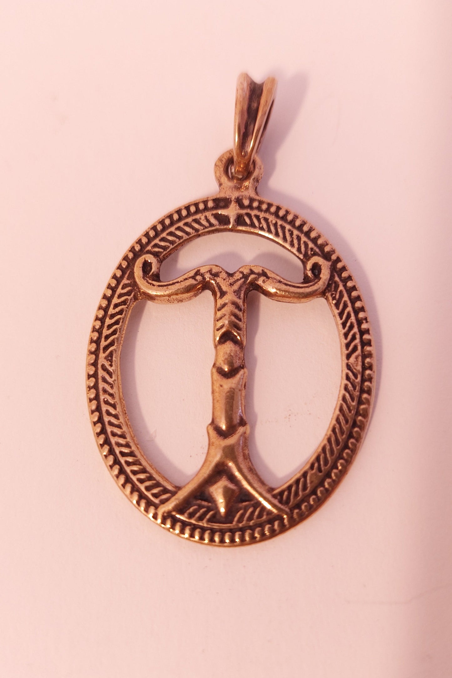 Irminsul kunstvoll verziert - Anhänger aus Bronze