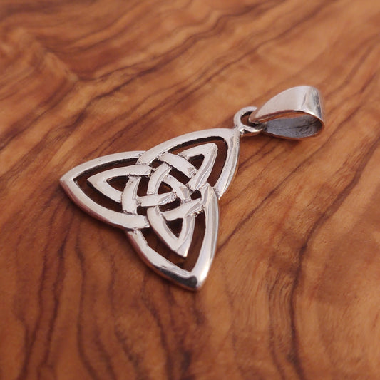 Keltischer Dreierknoten Triquetra aus 925er Silber