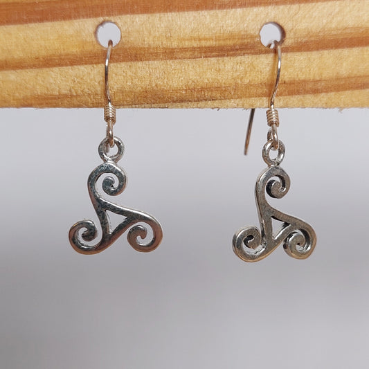Triskele Ohrhänger aus Sterlingsilber