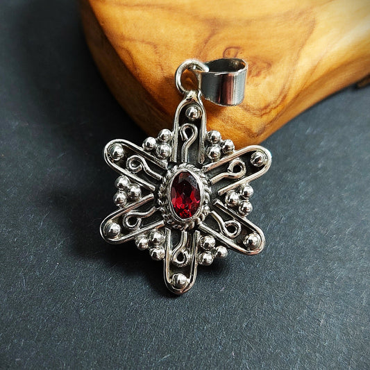 Schutzamulett Almandin