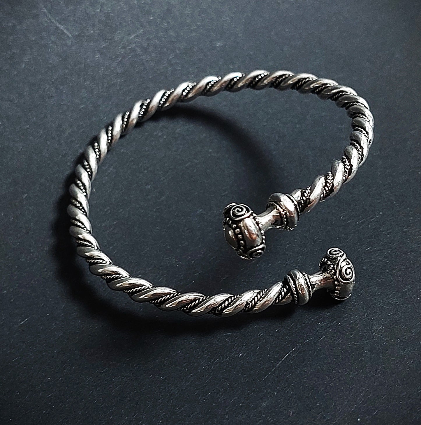 Eleganter Keltischer Armreif